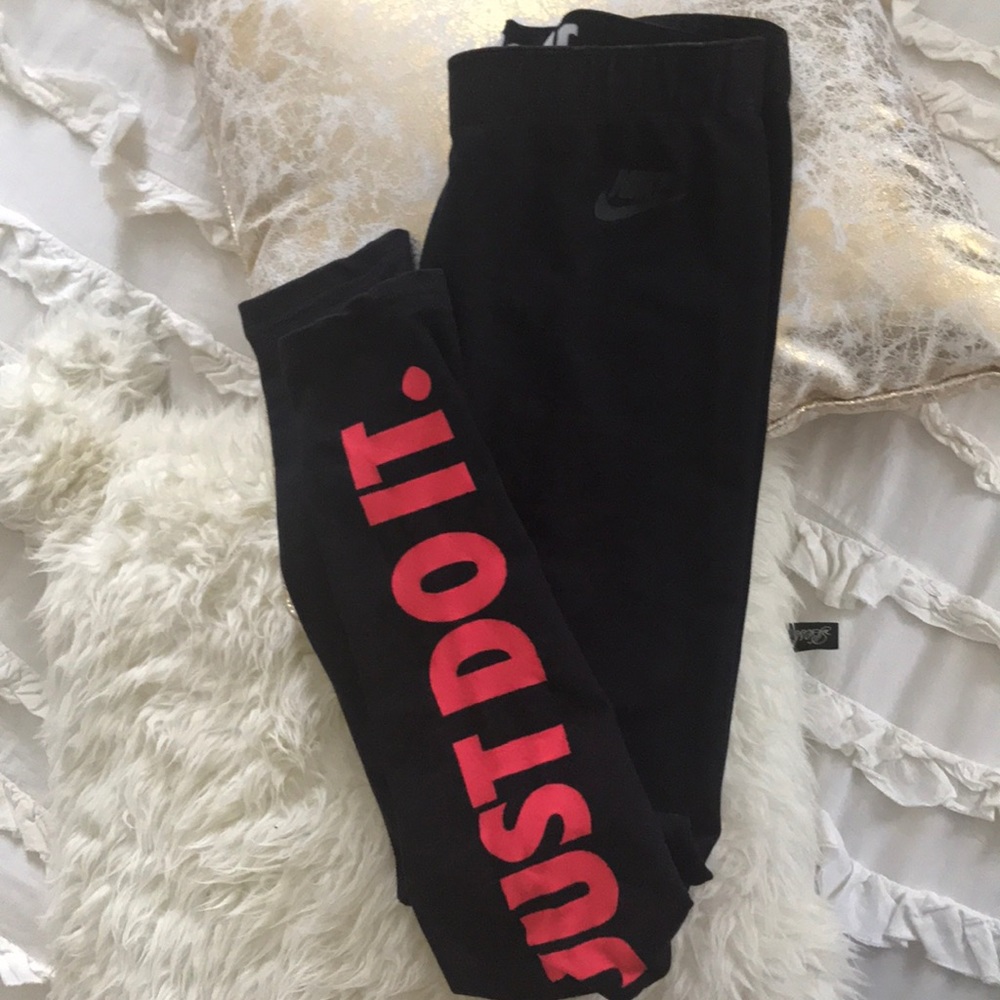 Black/pink Nike Pants